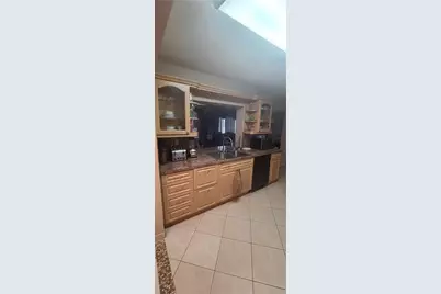 8208 NW 57th Place, Tamarac, FL 33321 - Photo 11