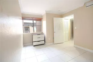 1178 NW 124th Ave, Miami, FL 33182 - Photo 5