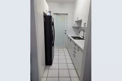 7424 Byron Avenue #6B, Miami Beach, FL 33141 - Photo 5