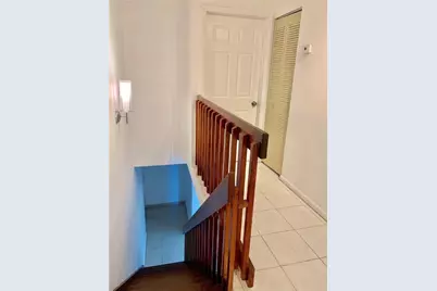 2790 W 60th Street #32, Hialeah, FL 33016 - Photo 9