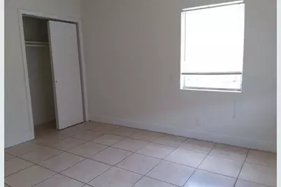 700 NW 14th Terrace #4, Fort Lauderdale, FL 33311 - Photo 7