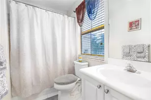 7635 NW 19th Ct, Pembroke Pines, FL 33024 - Photo 19