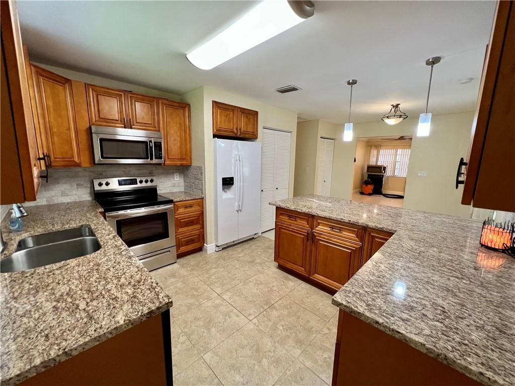 10911 NW 45th St #1 main architectural view