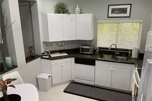 15864 SW 10th St, Pembroke Pines, FL 33027 - Photo 7