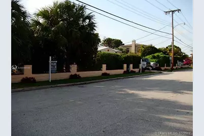 9324 Abbott Avenue, Surfside, FL 33154 - Photo 23