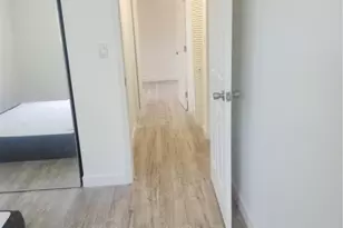 900 SW 11th St, Hallandale Beach, FL 33009 - Photo 7