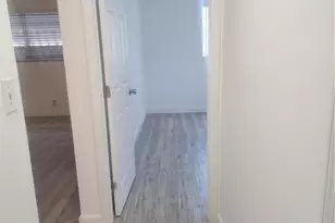 900 SW 11th St, Hallandale Beach, FL 33009 - Photo 11