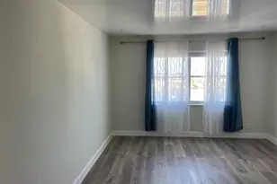 401 Golden Isles Dr, Hallandale Beach, FL 33009 - Photo 31