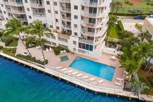 18260 N Bay Rd, North Miami Beach, FL 33160 - Photo 43