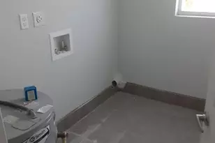 799 NE 34th Ct, Oakland Park, FL 33334 - Photo 23