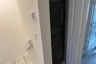 851 NE 211th St, Miami, FL 33179 - Photo 3