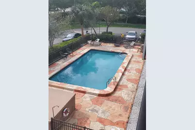 1021 NE 24th Avenue #4, Pompano Beach, FL 33062 - Photo 1
