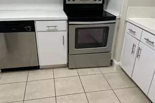 941 Crystal Lake Dr, Deerfield Beach, FL 33064 - Photo 5