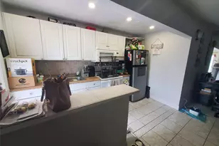 1021 NE 24th Ave, Pompano Beach, FL 33062 - Photo 3