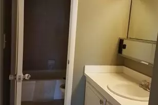 1400 St Charles Pl, Hollywood, FL 33026 - Photo 15