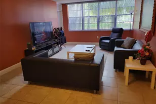 1400 St Charles Pl, Pembroke Pines, FL 33026 - Photo 9