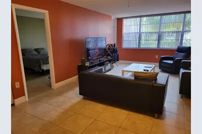 1400 Saint Charles Place #211, Hollywood, FL 33026 - Photo 5