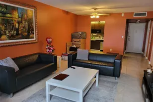 1400 St Charles Pl, Hollywood, FL 33026 - Photo 3