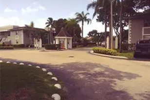 471 NE 210th Cir Terrace, Miami, FL 33179 - Photo 9