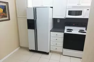 9420 S Hollybrook Lake Dr, Pembroke Pines, FL 33025 - Photo 5