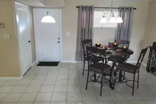 9420 S Hollybrook Lake Dr, Pembroke Pines, FL 33025 - Photo 9