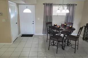 9420 S Hollybrook Lake Dr, Hollywood, FL 33025 - Photo 9