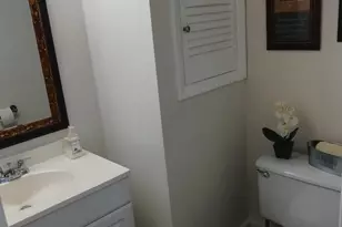 9420 S Hollybrook Lake Dr, Pembroke Pines, FL 33025 - Photo 11