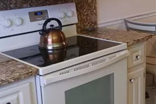 10145 Sunrise Lakes Blvd, Sunrise, FL 33322 - Photo 9