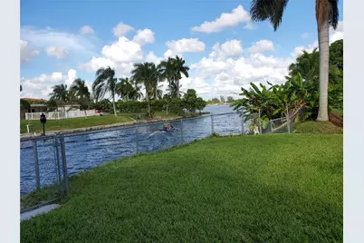 8165 NW 182nd Street, Hialeah, FL 33015 - Photo 13