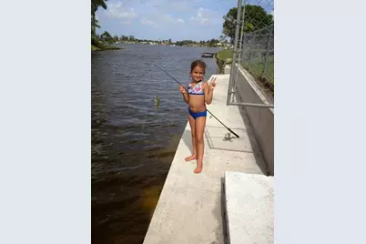 8165 NW 182nd Street, Hialeah, FL 33015 - Photo 7