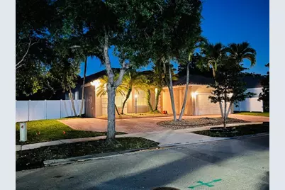 12725 NW 18th Court, Pembroke Pines, FL 33028 - Photo 5