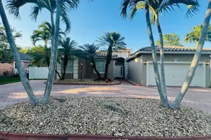 12725 NW 18th Ct, Pembroke Pines, FL 33028 - Photo 13