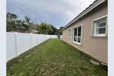 12725 NW 18th Court, Pembroke Pines, FL 33028 - Photo 35
