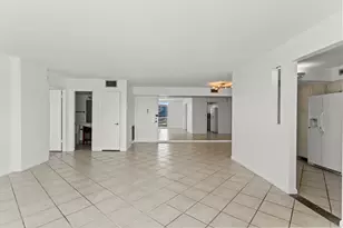 137 Golden Isles Dr, Hallandale Beach, FL 33009 - Photo 37