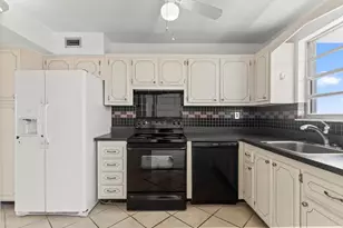 137 Golden Isles Dr, Hallandale Beach, FL 33009 - Photo 47