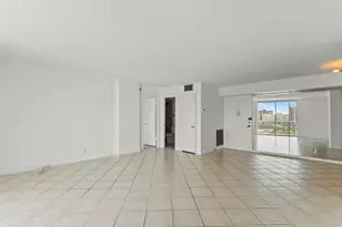 137 Golden Isles Dr, Hallandale Beach, FL 33009 - Photo 35