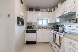 671 S Hollybrook Dr, Pembroke Pines, FL 33025 - Photo 9