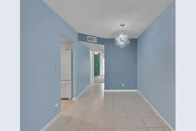 9121 Sunrise Lakes Boulevard #113, Sunrise, FL 33322 - Photo 5