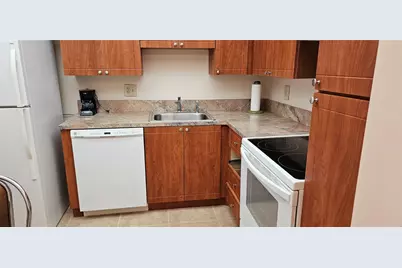 1000 Saint Charles Place #220, Hollywood, FL 33026 - Photo 11