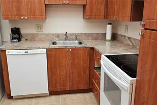 1000 St Charles Pl, Hollywood, FL 33026 - Photo 11