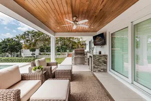 2140 NE 24th St, Wilton Manors, FL 33305 - Photo 25