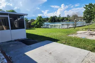 704 SW 4th St, Hallandale Beach, FL 33009 - Photo 11