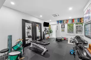 2421 NE 12th St, Fort Lauderdale, FL 33304 - Photo 35