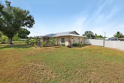 137 SE Santa Barbara Place, Cape Coral, FL 33990 - Photo 13