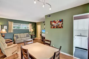 32 Colonial Club Dr, Boynton Beach, FL 33435 - Photo 9