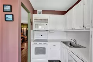 32 Colonial Club Dr, Boynton Beach, FL 33435 - Photo 13