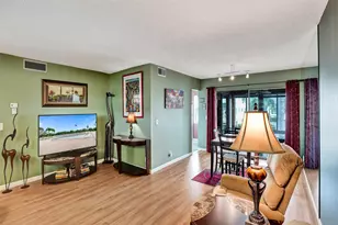 32 Colonial Club Dr, Boynton Beach, FL 33435 - Photo 3