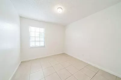 390 SW Colesbury Avenue, Port Saint Lucie, FL 34953 - Photo 9