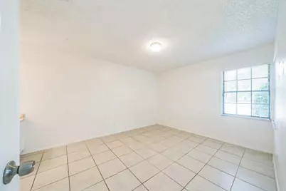 390 SW Colesbury Avenue, Port Saint Lucie, FL 34953 - Photo 3