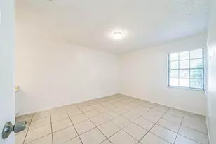 390 SW Colesbury Ave, Port Saint Lucie, FL 34953 - Photo 3